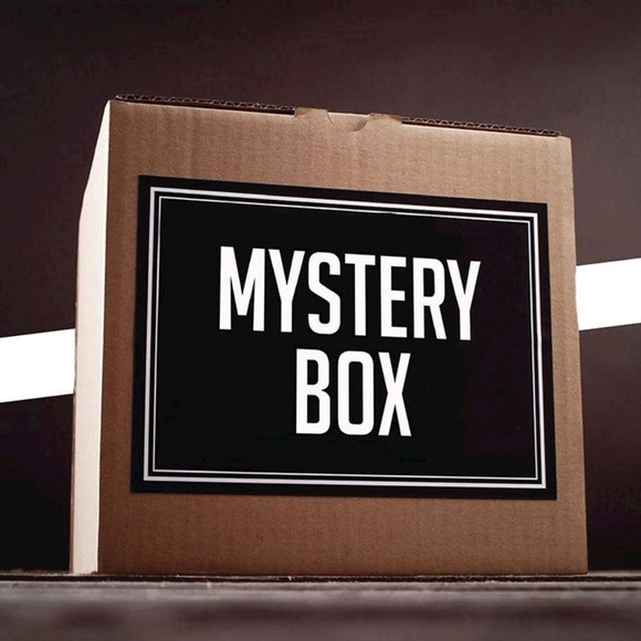 Mystery Box : 5 items for 25 Reseller Liquidation Bundle - Picture 1 of 1